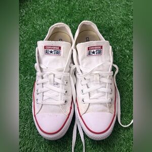Converse White and‎ Red Sneakers M-8 W-10